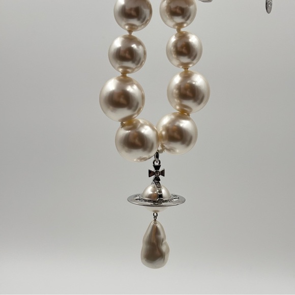 Vivienne Westwood Giant Pearl Drop Necklace - Picture 5 of 6